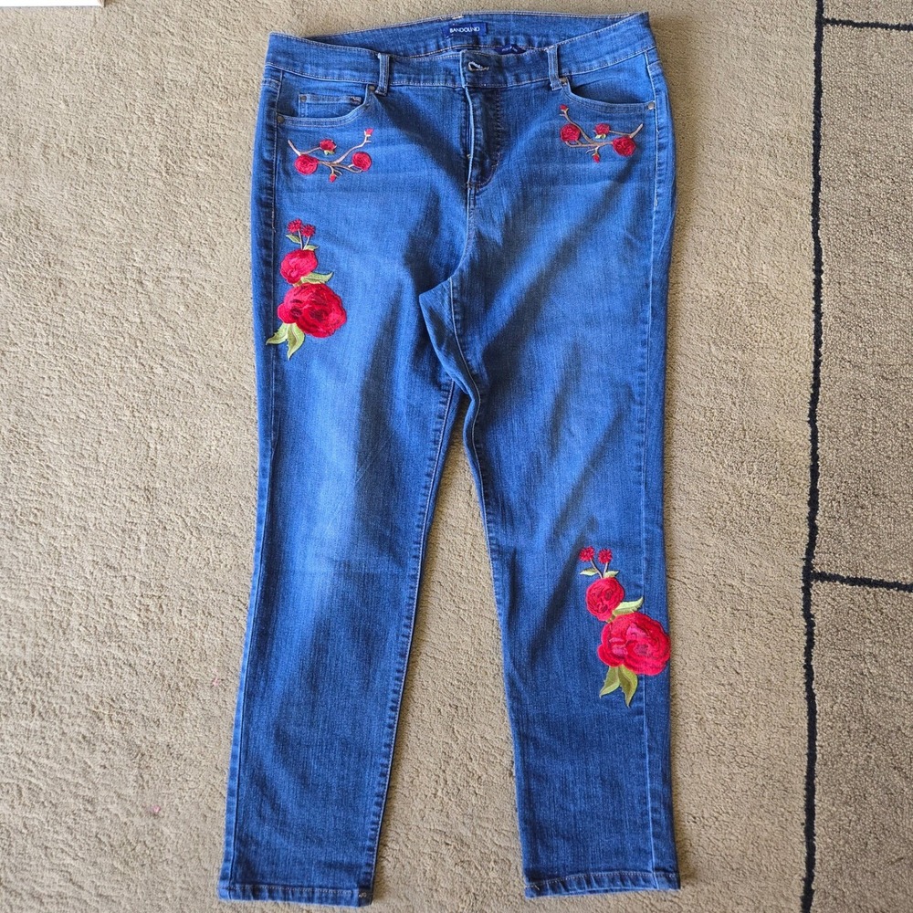 Bandolino Mandie Slim Blue Jeans Red Floral Rose Embroidered Plus 16W Short